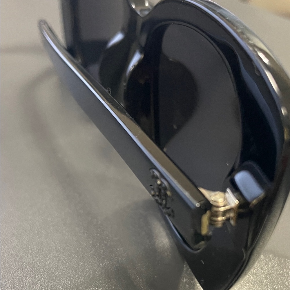 CHANEL Glossy Black Polarized Sunglasses Like New - Picture 8 of 14